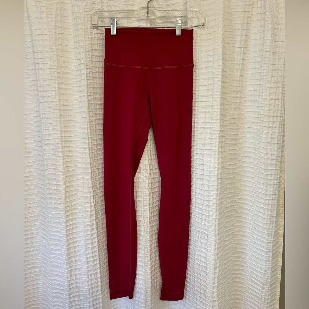Lululemon wunder train in pomegranate